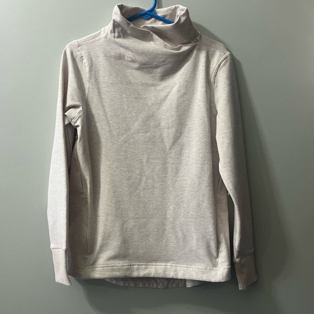 Yogalicious cloud‎ plush sweatshirt NEW small